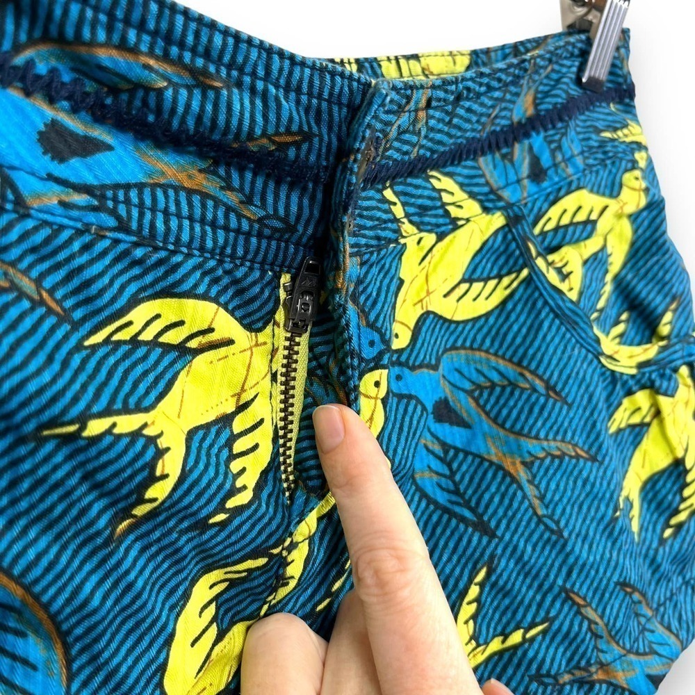 Free People Shorts Womens 2 Blue and Yellow Bird Print 100% Cotton Mini Tropical - Picture 6 of 9